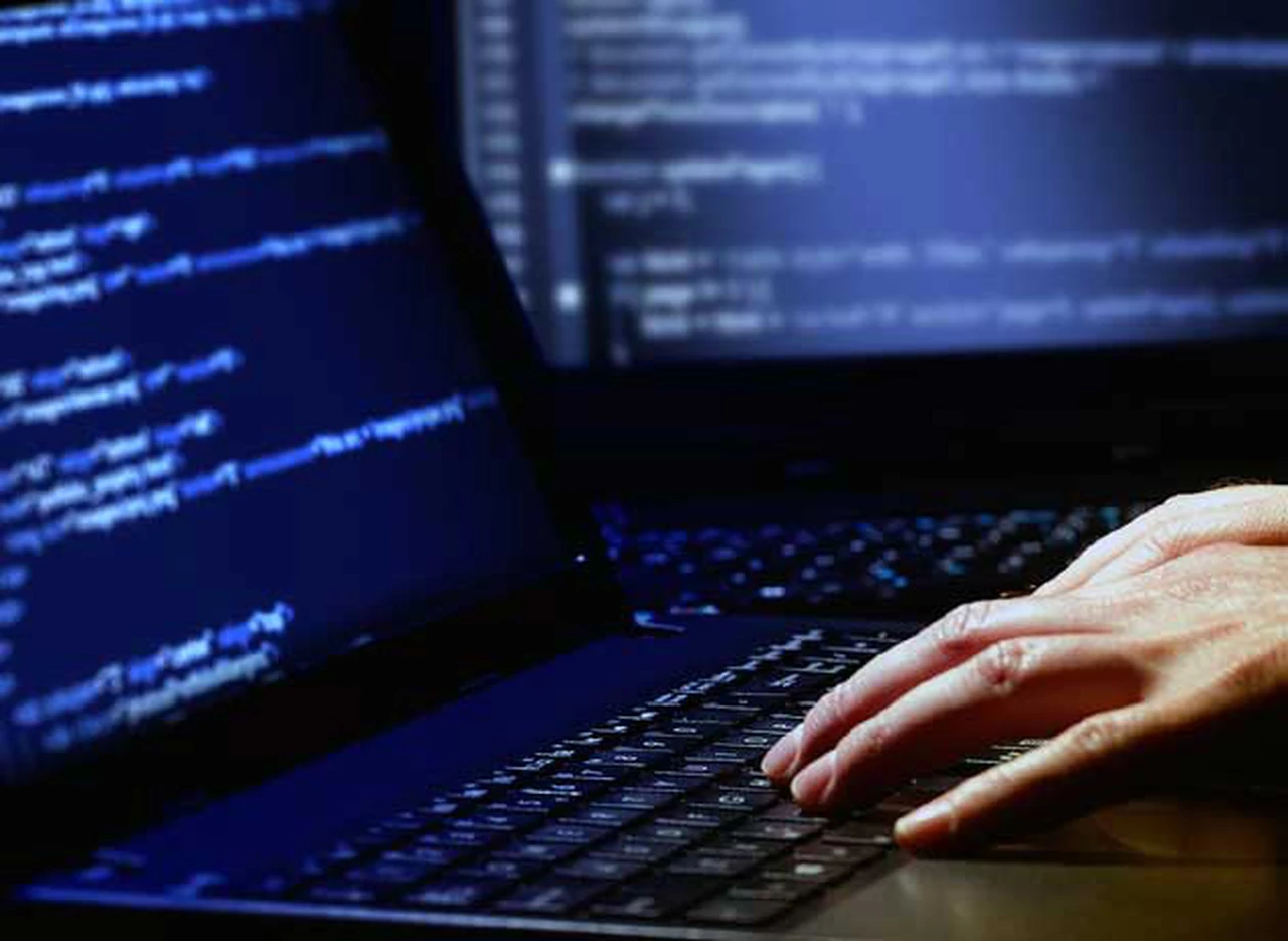 Un potente ciberataque "secuestra" computadoras y afecta a grandes empresas, organismos estatales, aeropuertos y bancos