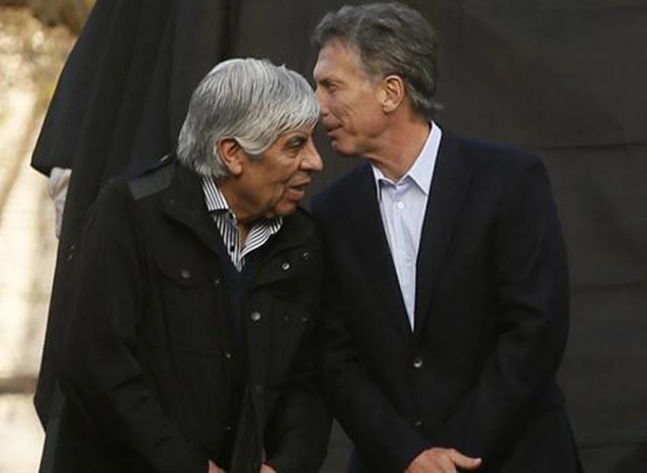 Pacto secreto Moyano-Macri para contener las paritarias debajo del 30%
