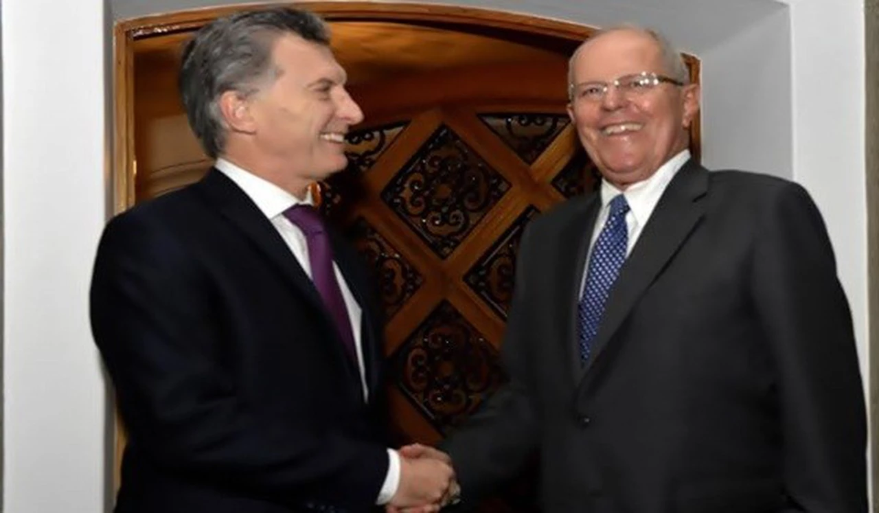 Macri recibió al emir de Qatar tras acompañar la asunción de Kuczynski en Perú