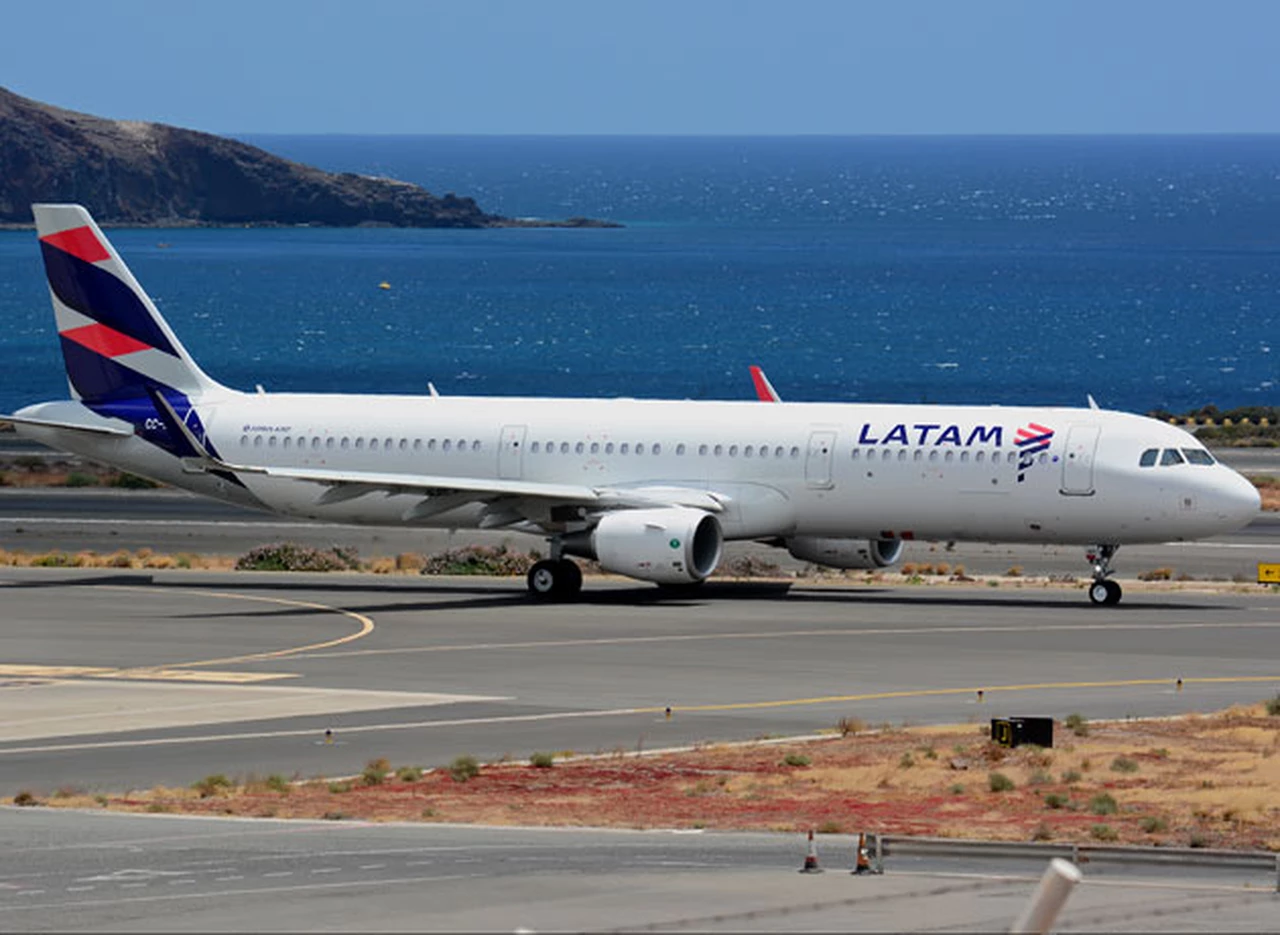 Aeroparque: se levantó el paro de tripulantes de cabina de LATAM