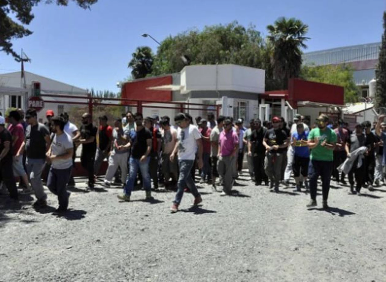 Tensión en Neuquén: siguen los despidos en los gremios petroleros