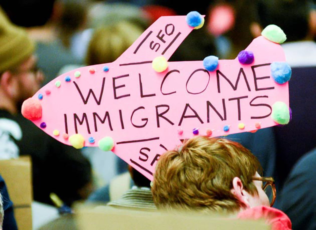 Entran en vigencia las restricciones migratorias en EE.UU.: ¿cómo afectarán a empleados extranjeros?
