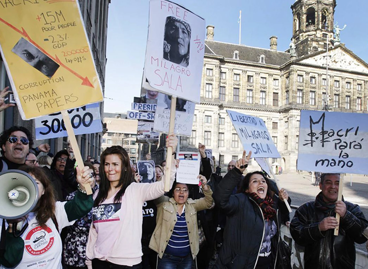 Qué pedí­an en la protesta contra Mauricio Macri en los Paí­ses Bajos