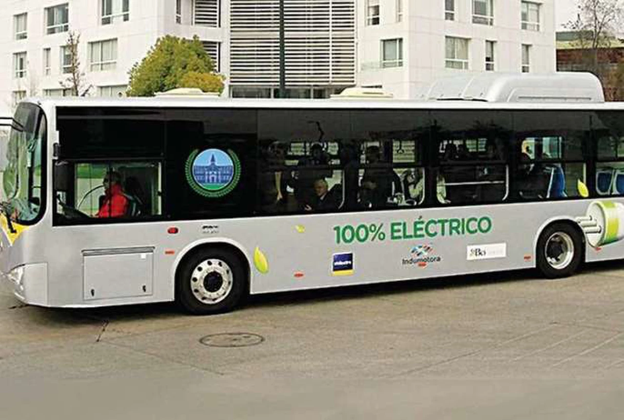 Instalarán en José C. Paz la primera planta para fabricar vehí­culos eléctricos en Argentina