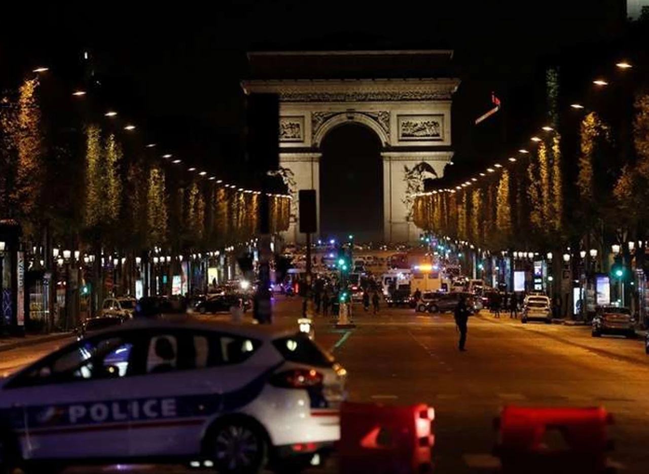 Dos policí­as muertos a los tiros en el centro de Parí­s: el Estado Islámico se adjudicó la autorí­a del atentado