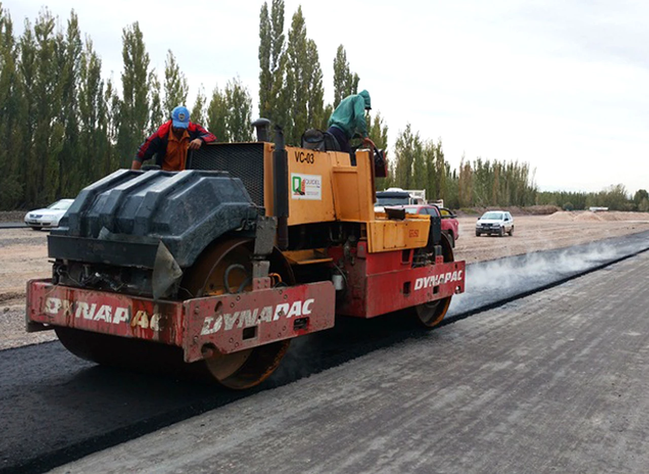 Efecto "obra pública": se duplicaron las compras de asfalto vial durante abril gracias a la inversión en la construcción de rutas