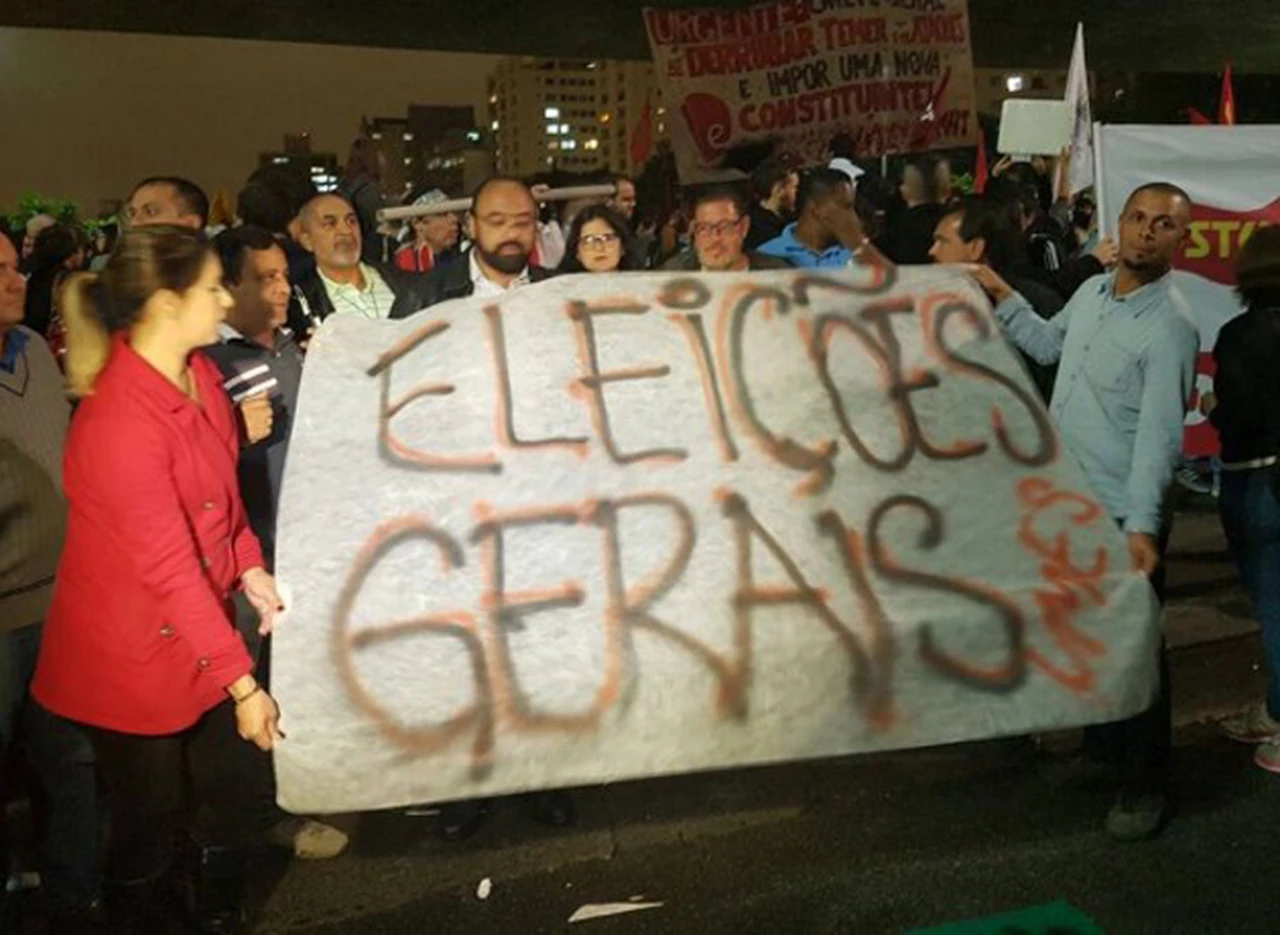 Manifestantes en las principales ciudades de Brasil piden elecciones presidenciales