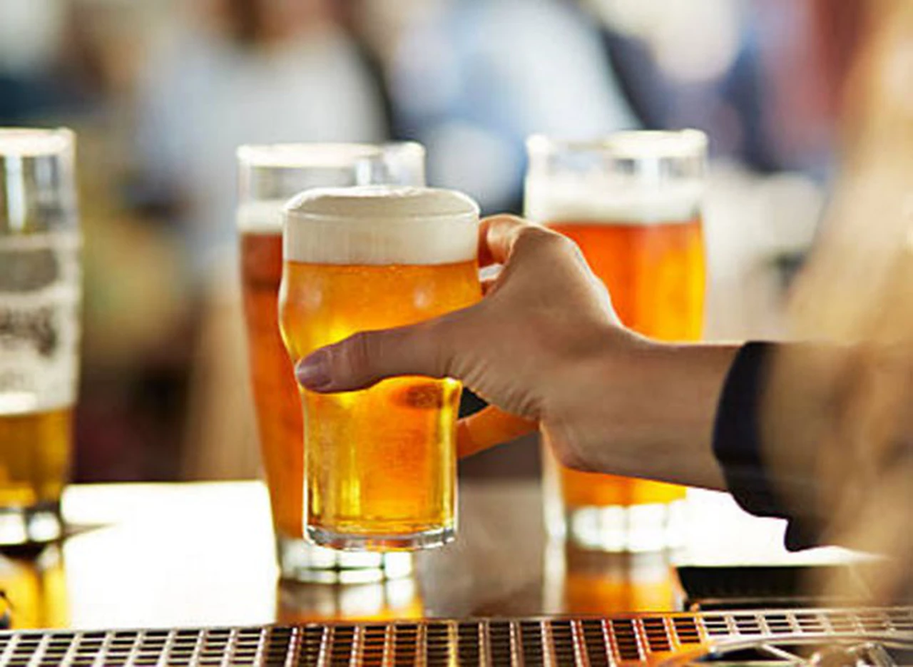 El Gobierno reducirá el impuesto interno a las cervezas del 14% actual al 10 por ciento