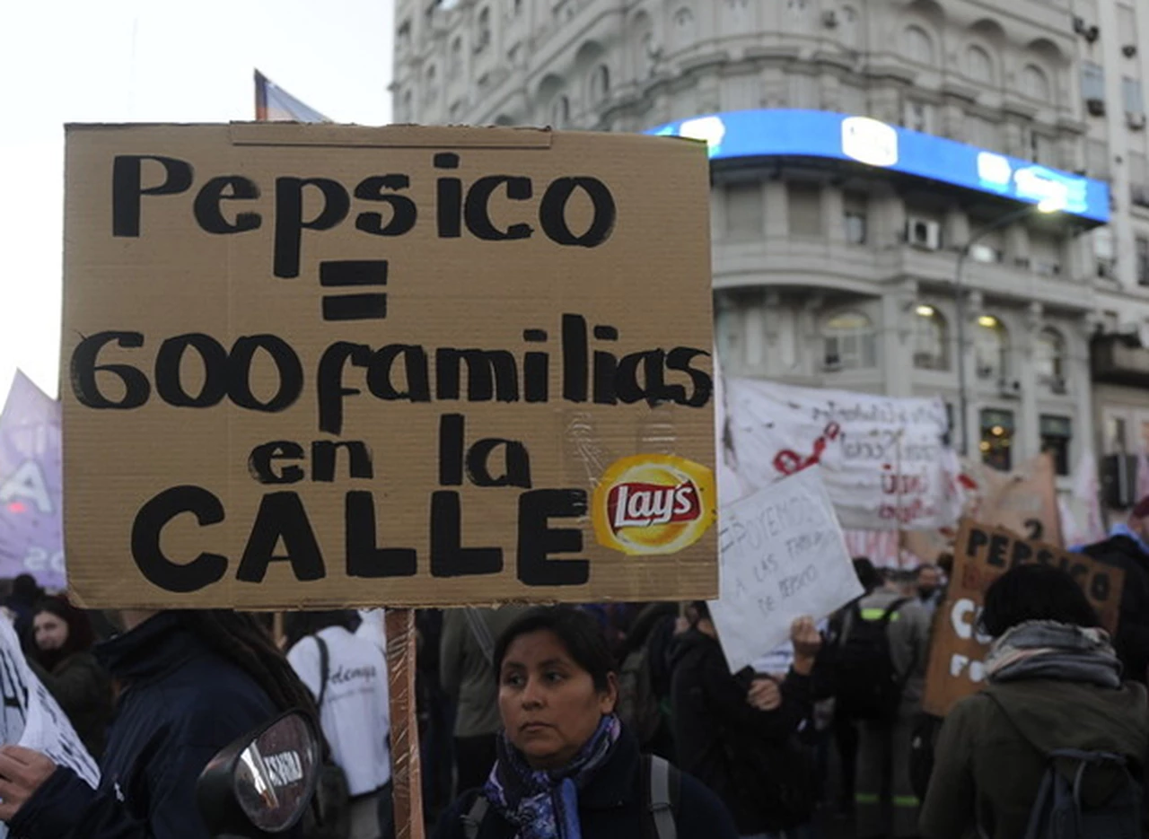 Tensión en la 9 de julio: la Policí­a se prepara para desalojar el piquete de los trabajadores de Pepsico