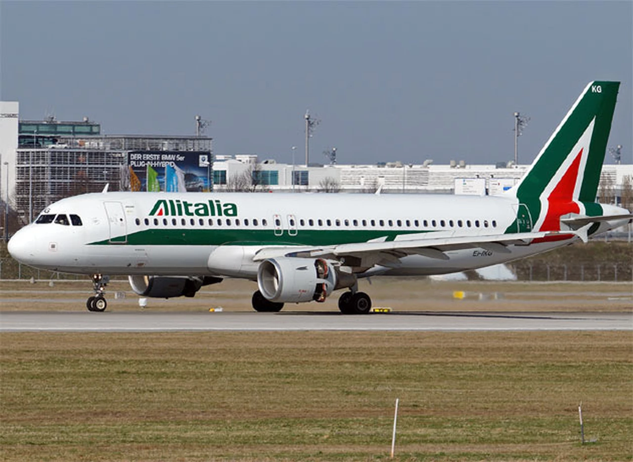 Lufthansa se ofreció comprar Alitalia pero si despiden la mitad de la planta