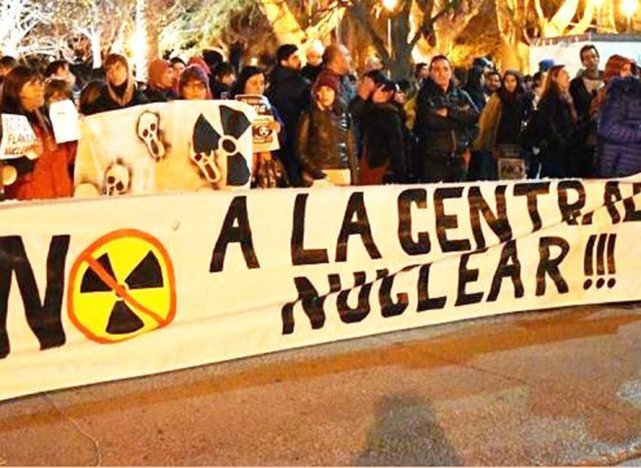 Marchas en la Patagonia contra la central nuclear cerca de Puerto Madryn