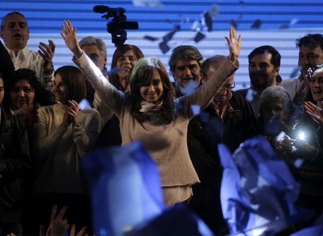 Cristina apela a los votantes de Massa y de Randazzo para no darle un "cheque en blanco" a Macri