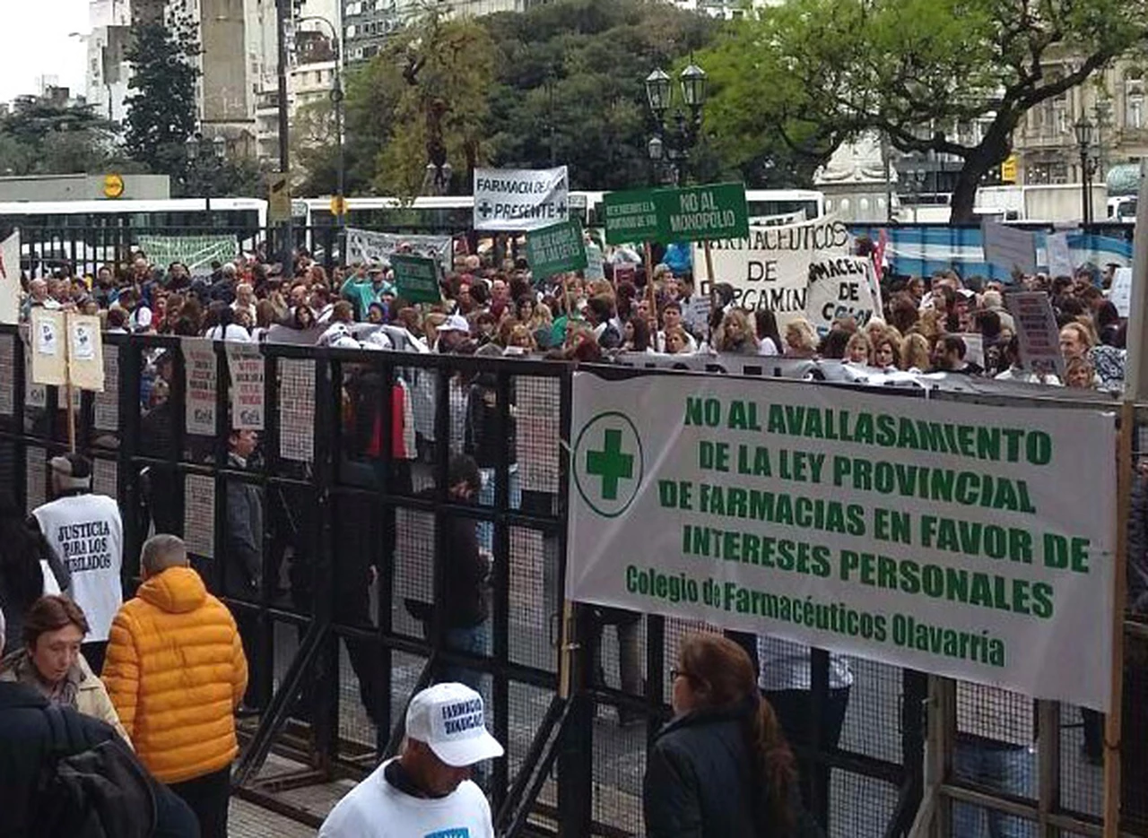 Farmacéuticos bonaerenses protestaron ante la Corte contra Farmacity