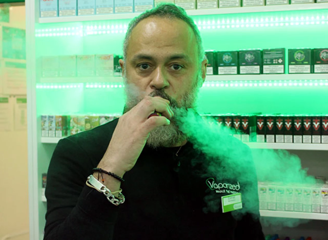 "El cigarrillo electrónico no puede ser peor que el tradicional", sostuvo el presidente de Philip Morris en Brasil
