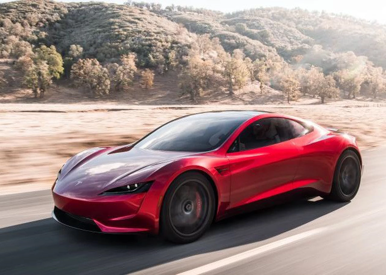Tesla presenta un auto eléctrico deportivo de 200.000 dólares