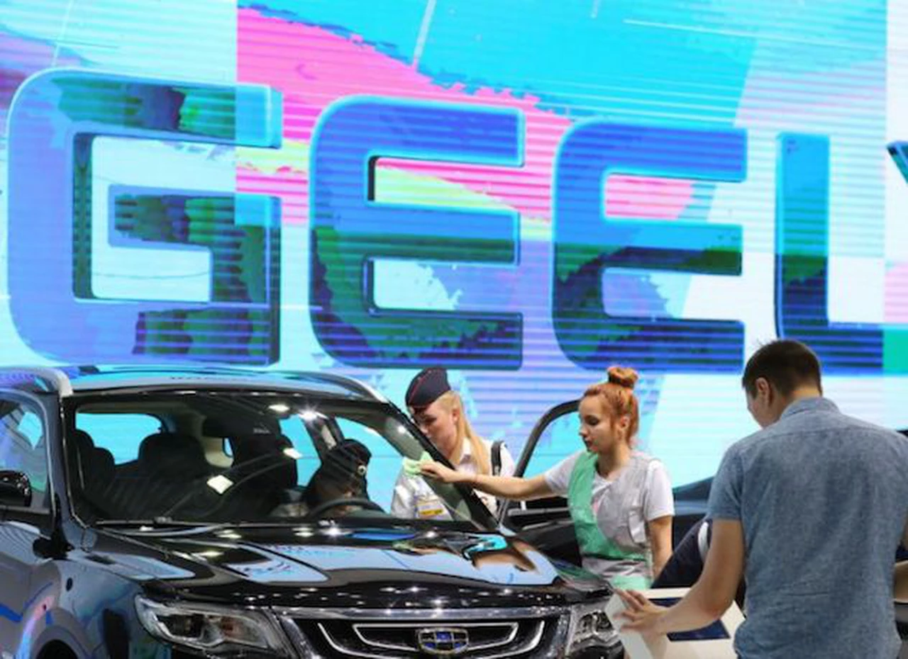La china Geely comprará acciones en la división camiones de Volvo por u$s3.300 millones