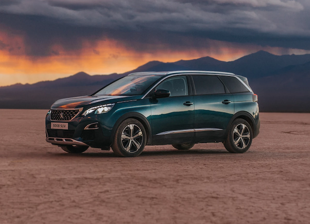 Peugeot lanza el nuevo 5008, un verdadero SUV para siete pasajeros