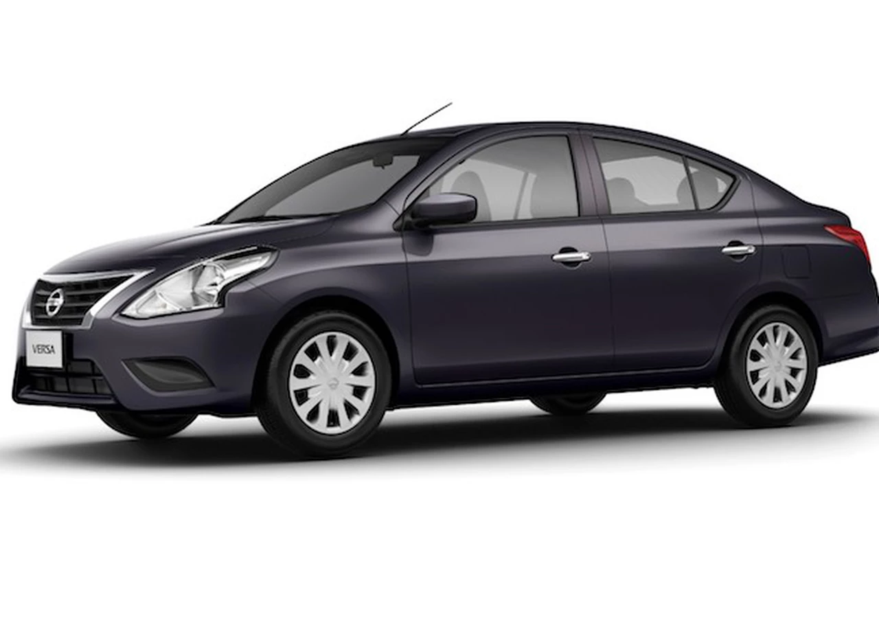 Nissan presenta una nueva versión del Versa de entrada de gama con caja automática