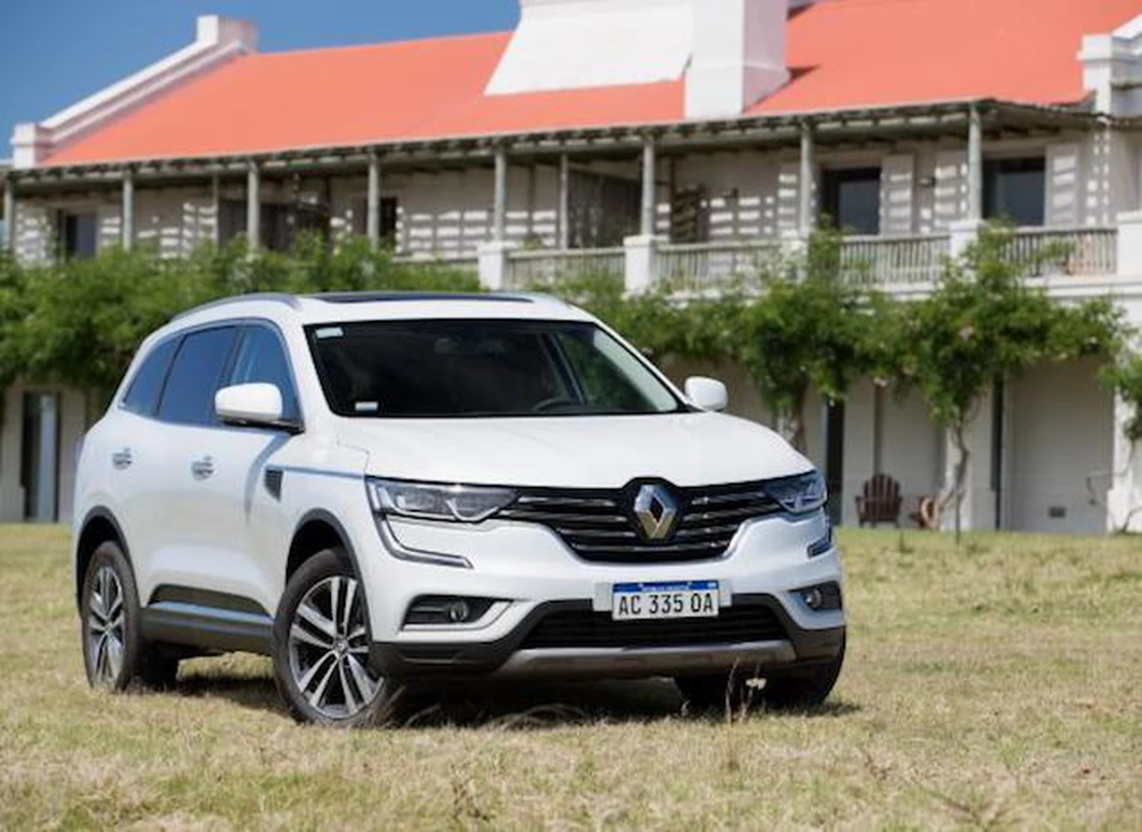 Renault lanza el renovado Koleos y vuelve al segmento de los SUV más grandes