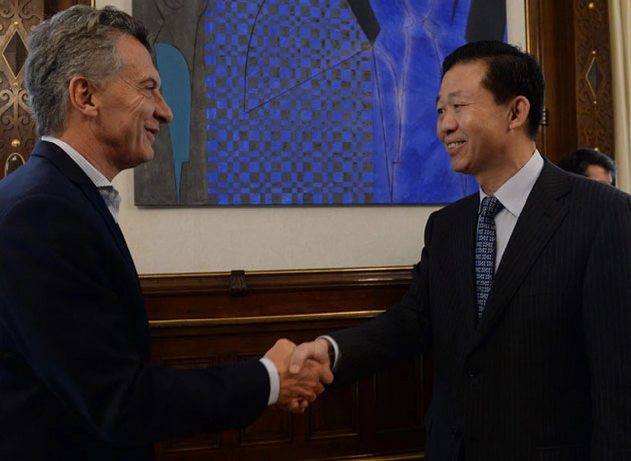 El ministro de Finanzas chino presentó a Macri ambicioso proyecto de inversión