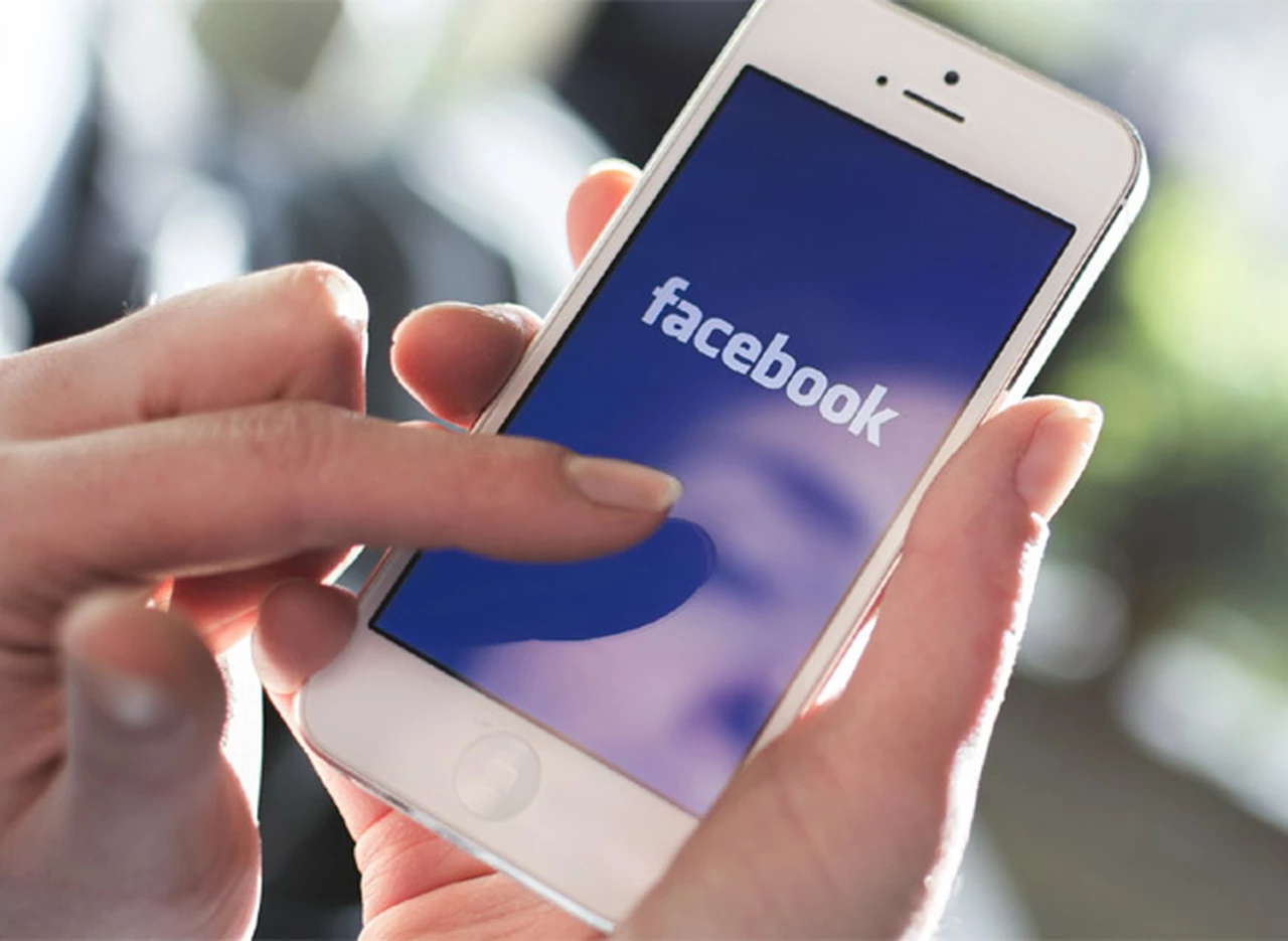 Cómo simular ubicaciones falsas en el smartphone para engañar a Facebook 