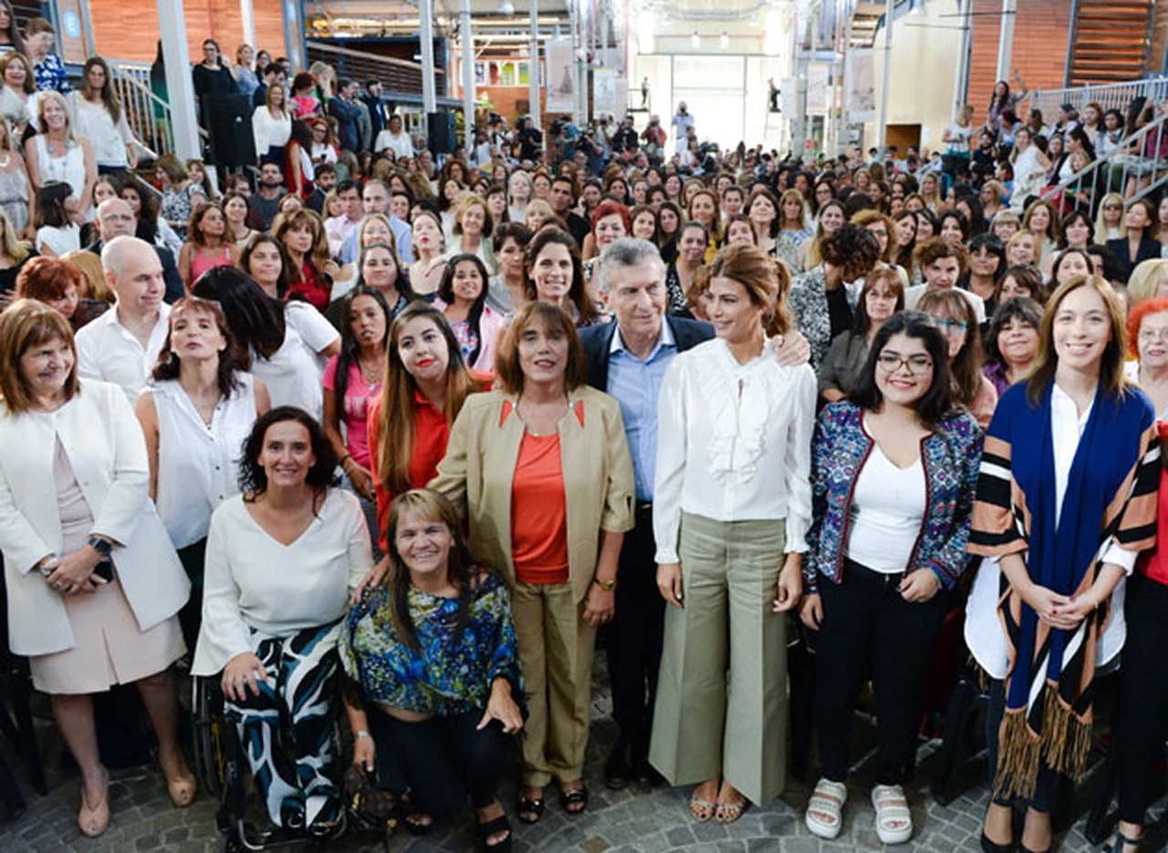 Anuncios de Macri en el 8M: prometió "salario igualitario" y ampliación de licencias