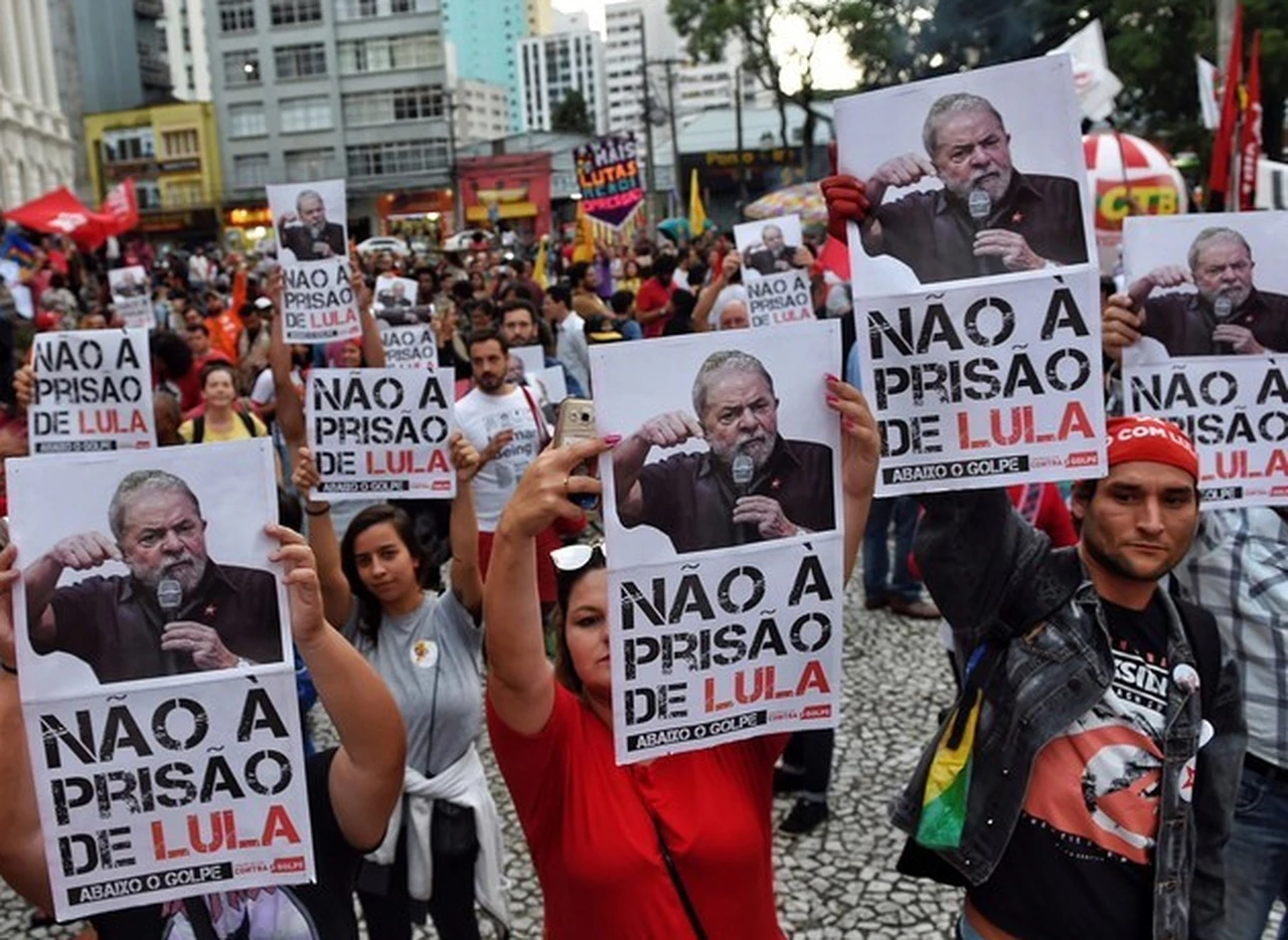 El PT llamó a "ocupar Curitiba" para presionar por la liberación de Lula pero un juez prohibió las protestas
