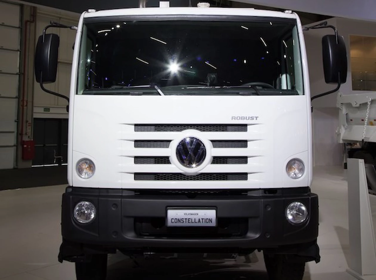 Volkswagen amplí­a la oferta de camiones con el Constellation Robust