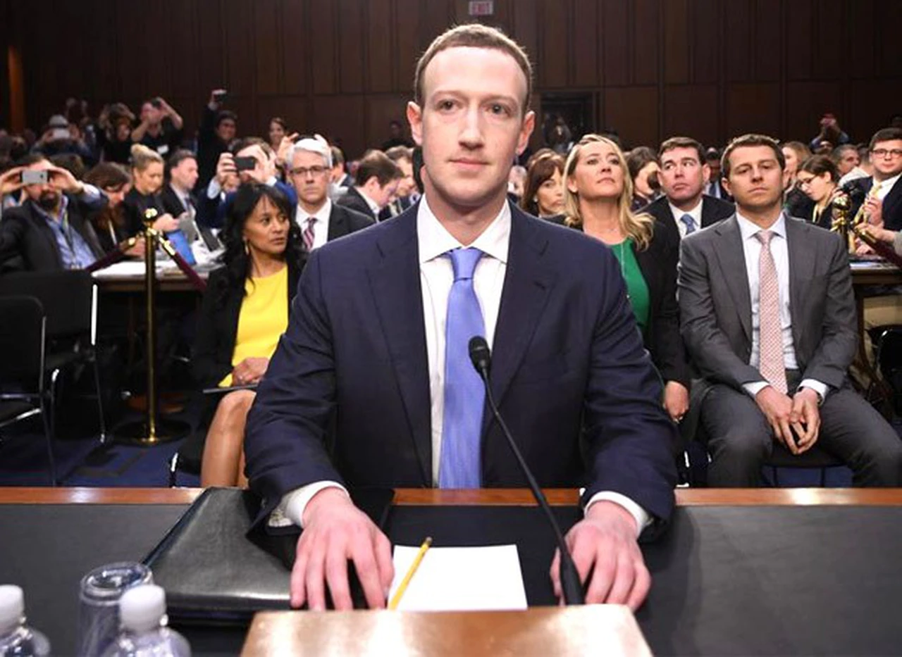 Mark Zuckerberg asumió la responsabilidad por la filtración de datos ante el Congreso de los EE.UU.