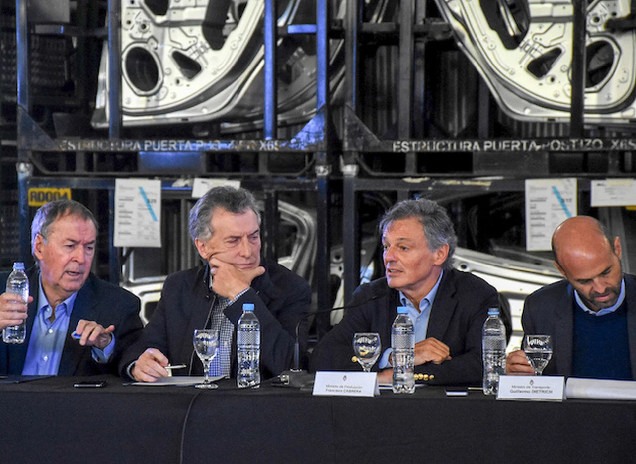 El ministro Cabrera espera un crecimiento de 20% en la industria automotriz en 2018