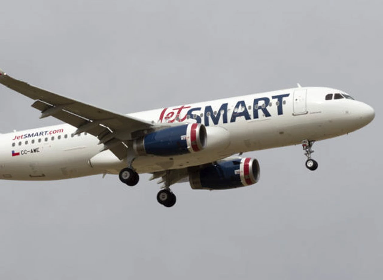 La "low cost" JetSmart compró la argentina Alas del Sur y volará desde El Palomar