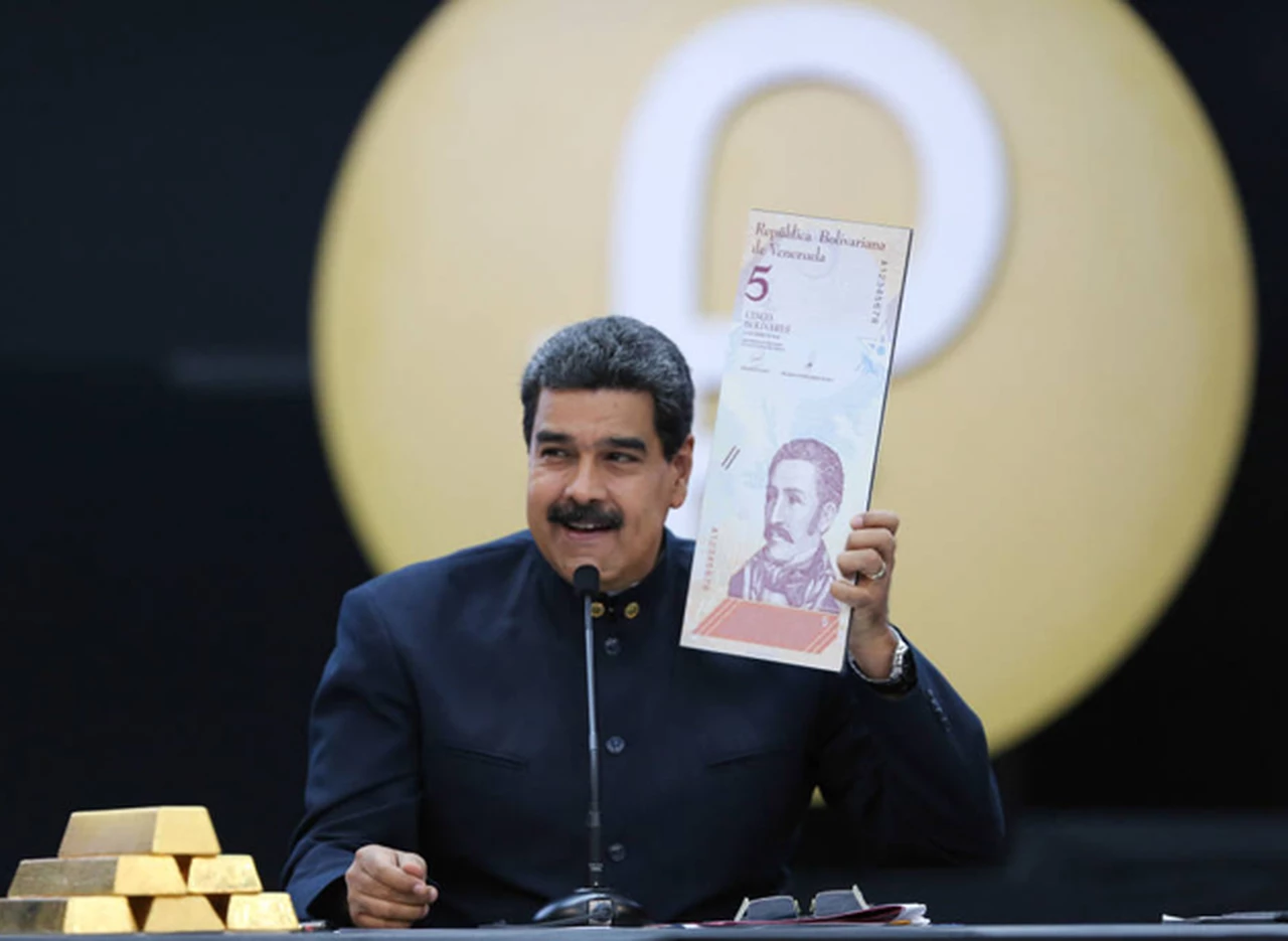 Maduro dolariza la economía a través de su cibermoneda: el Petro