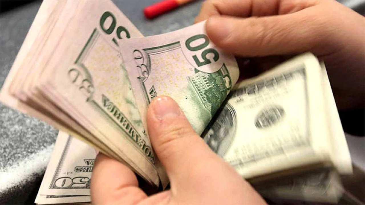 El dólar cayó 15 centavos, a $38,61 y anotó su segunda baja consecutiva