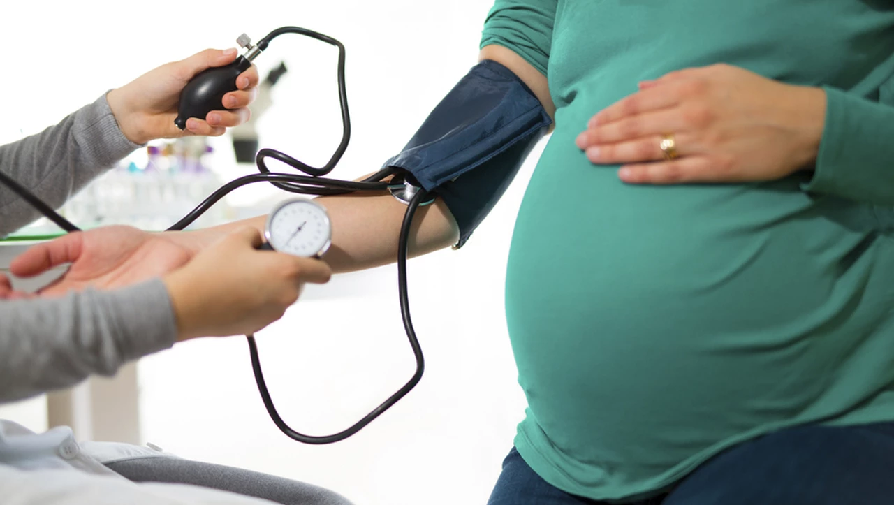 Hipertensión en el embarazo, ¿por qué aparece y cuántos tipos existen?