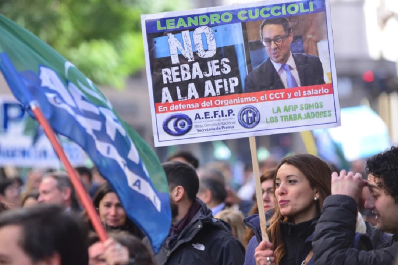 La AFIP "paralizada": empleados están de huelga y no hay atención al público en todo el país