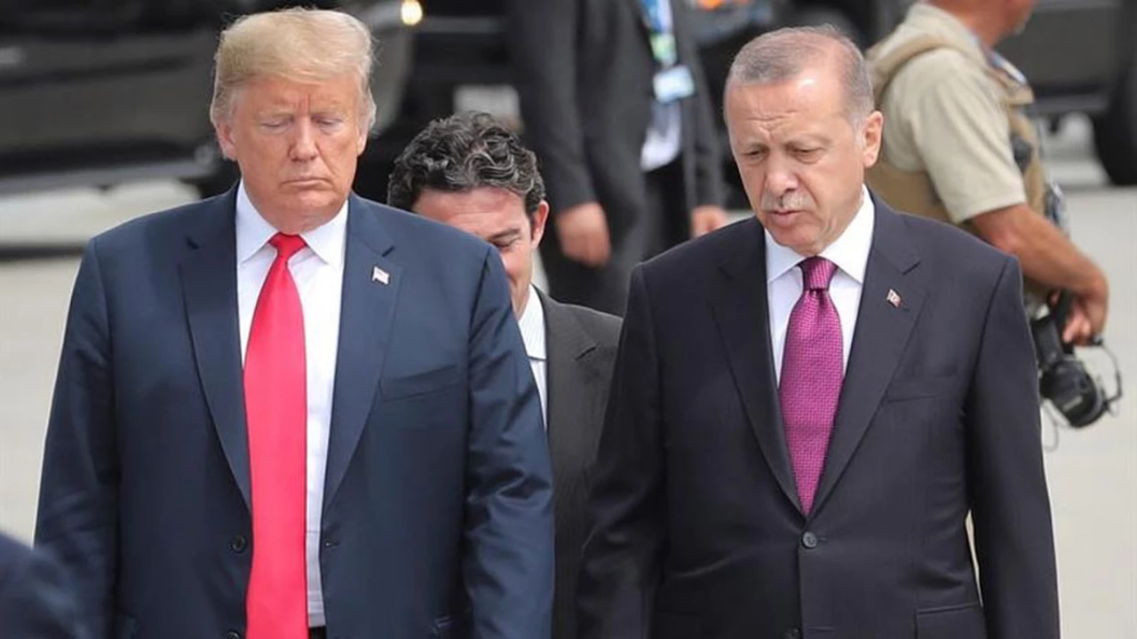 La lira turca vuelve a caer ante nuevas amenazas de Donald Trump vía Twitter