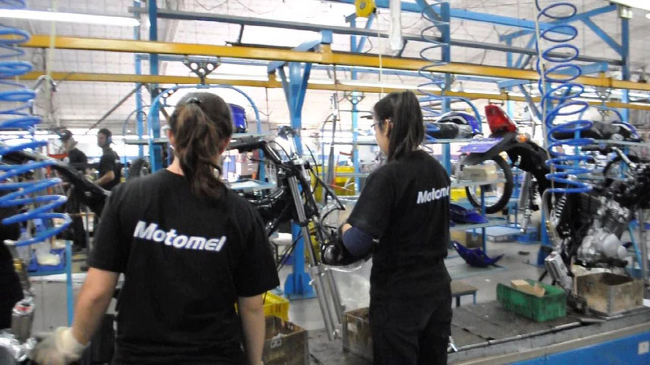 Por la brusca caída de las ventas, Motomel suspenderá a 450 empleados