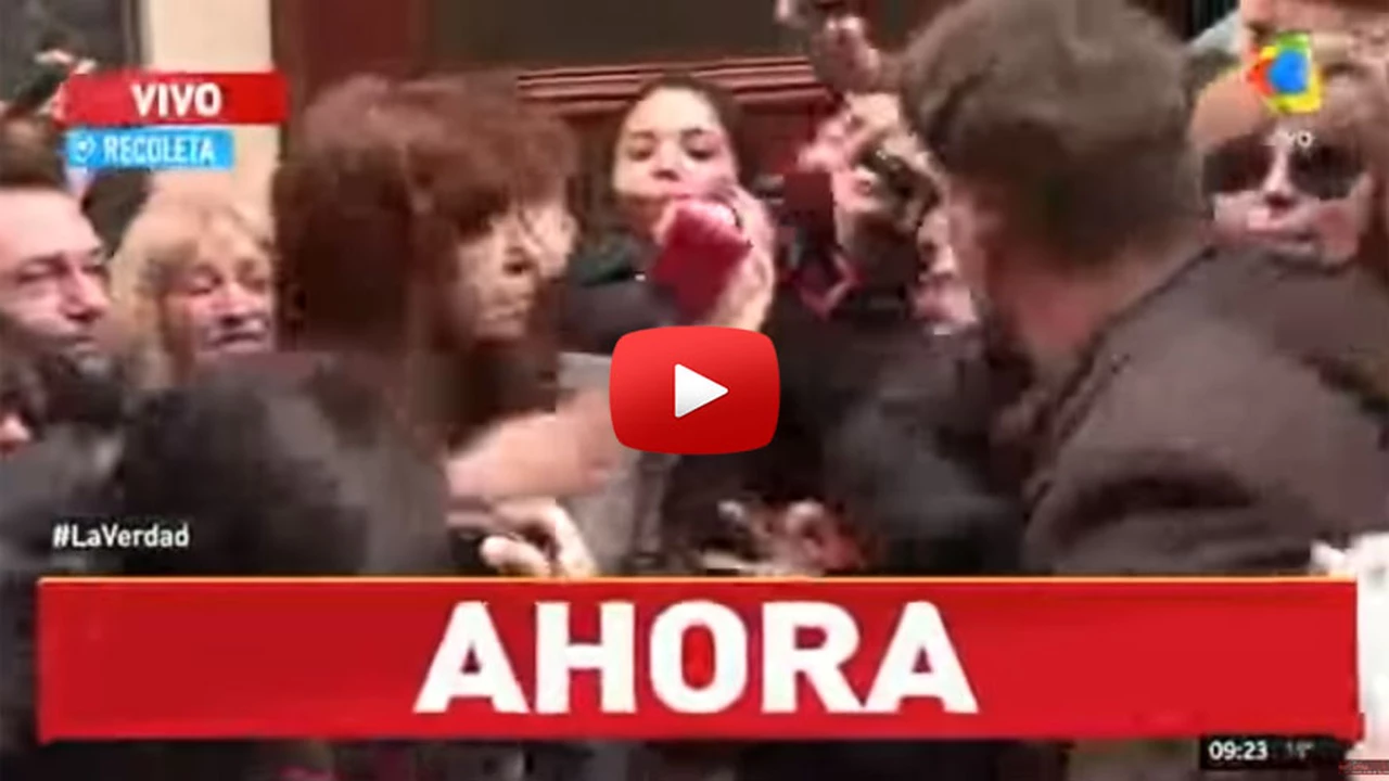 Habló la periodista que golpeó con el micrófono a Cristina Kirchner: "La estoy pasando mal"