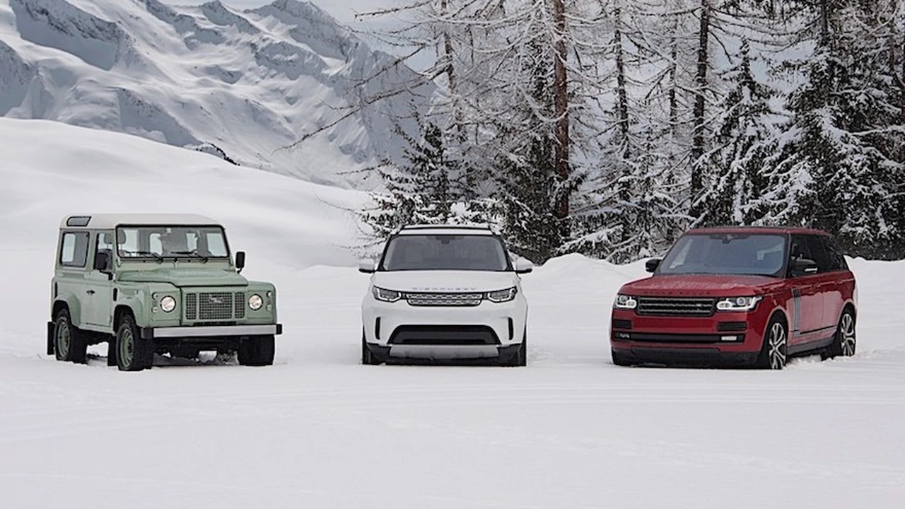 Jaguar-Land Rover se viene con tres primicias: un nuevo Defender y dos misteriosos modelos
