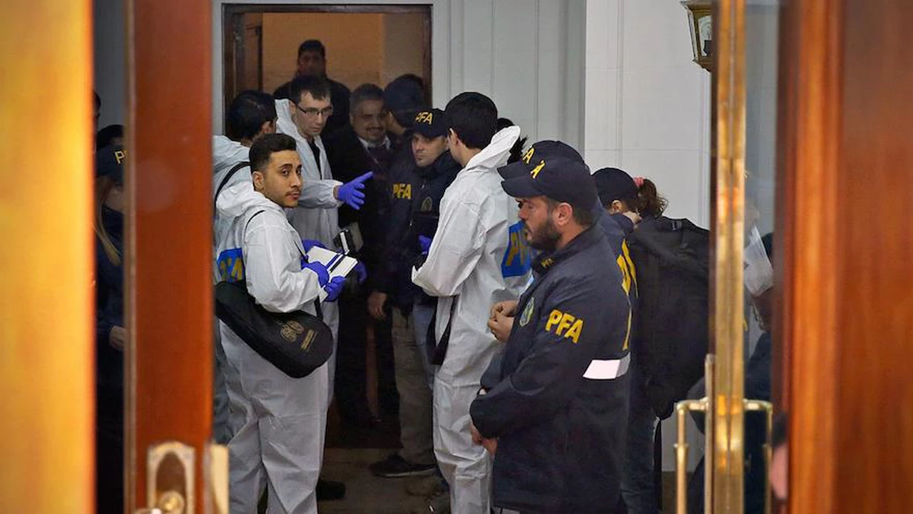 Allanamientos a Cristina: el Hospital de Clínicas confirma que atendió a personas afectadas por sustancias "tóxicas"
