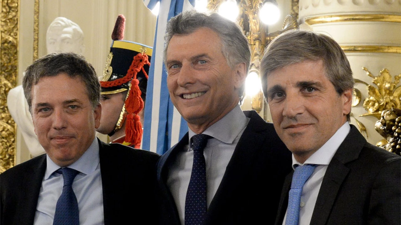 Congreso: el oficialismo logró dictamen para investigar la fuga de dólares de la gestión Macri