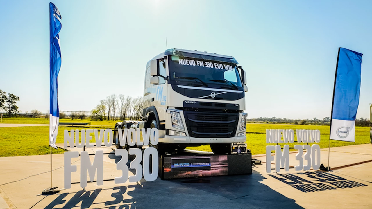 Volvo Trucks suma el FM 330 6x2 Tractor a su nueva gama de camiones