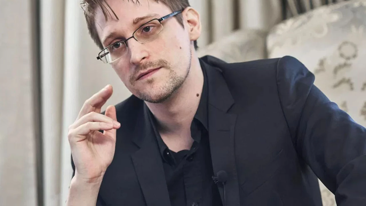 Edward Snowden dice que al poder le conviene el COVID-19