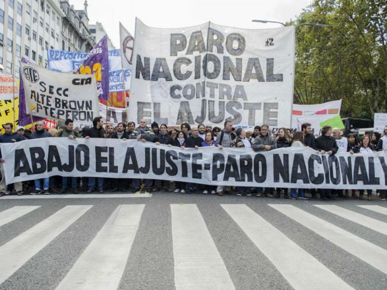 Arrancó el cuarto paro nacional contra el gobierno de Macri: cortes y servicios afectados