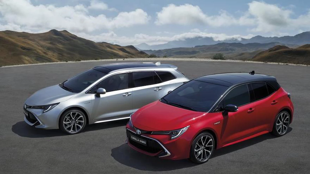 Toyota hace gala de sus modelos convencionales pero con tecnología híbrida o eléctrica