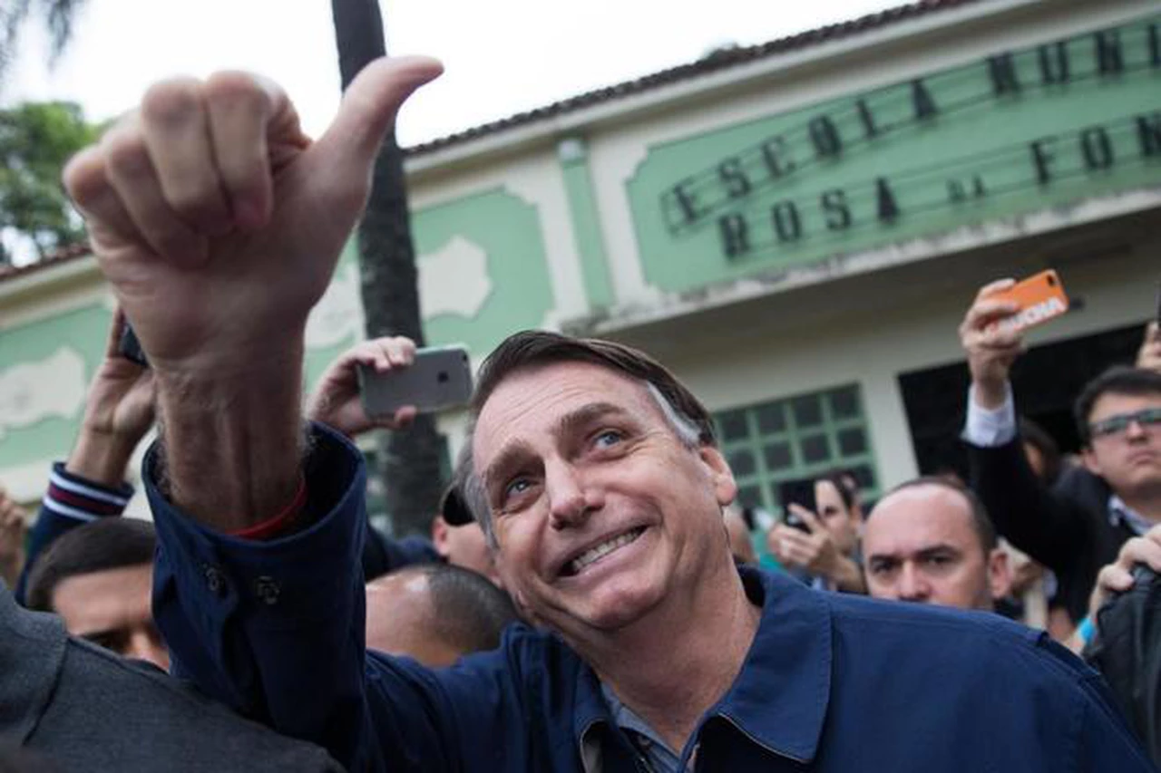 Bolsonaro elogió a Macri y lo felicitó por "haber sacado a la Dilma Kirchner"