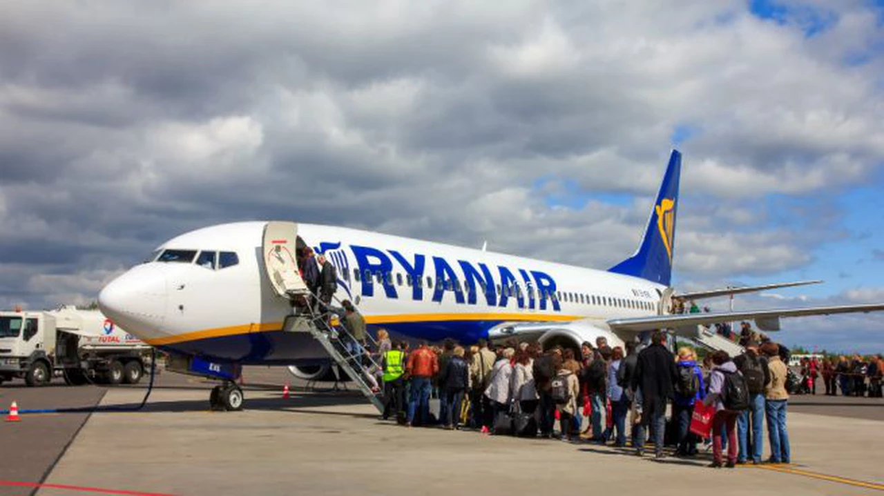Una low cost pone a la venta un millón de pasajes por 10 euros para volar en Europa