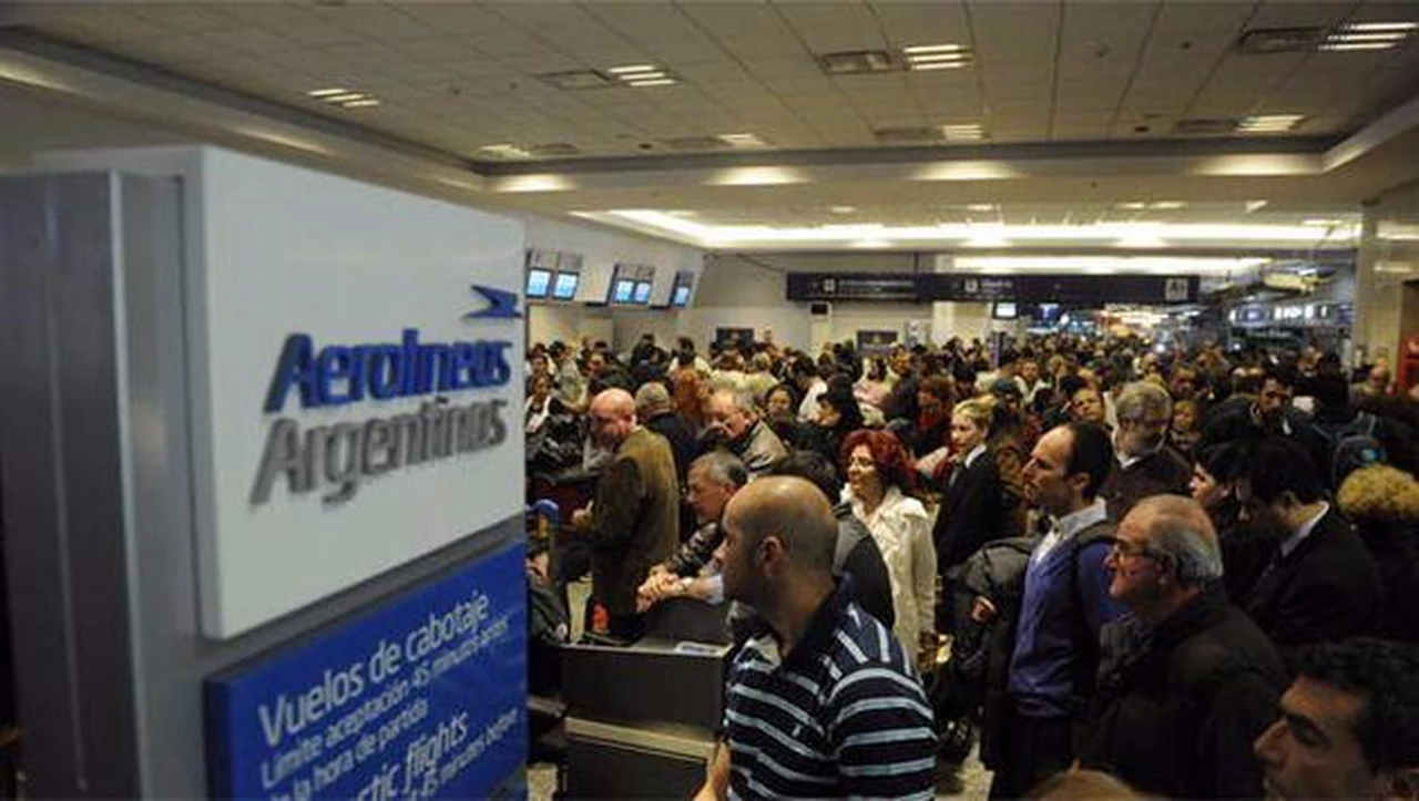 Bajó la cantidad de pasajeros de Aerolíneas Argentinas y la empresa responsabilizó a los sindicatos