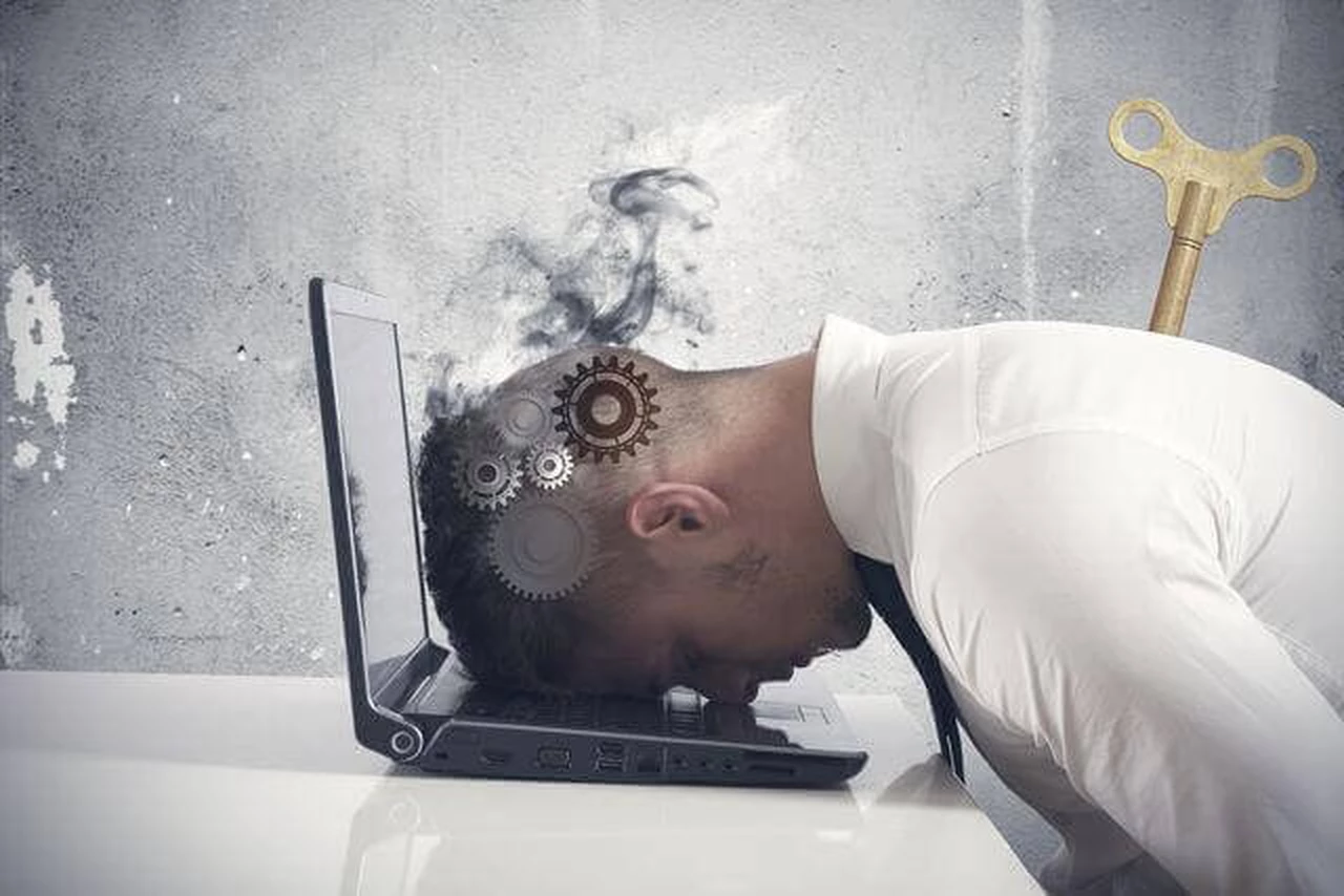 Burnout: cuáles son los síntomas y cómo identificar si estás padeciendo el síndrome "del trabajador quemado"