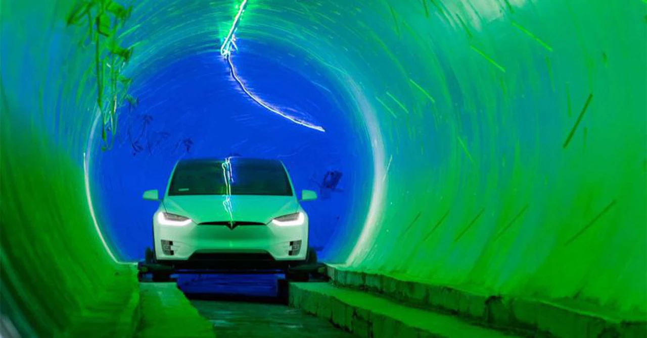 Video furioso: Elon Musk mostró cómo es el primer túnel de máxima velocidad para autos
